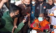 Lukas Enembe Dibawa ke Rutan KPK Usai Diperiksa 4,5 Jam, Pakai Baju Orange dan Tangan Diborgol