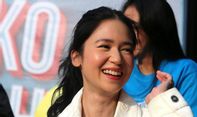 Ketawa Melulu Saat Syuting, Laura Basuki Puas Main Komedi di Film Cek Toko Sebelah 2