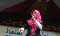 Kisah Ustadzah Mumpuni Ngapak, dari Penjual Jualan Es Lilin hingga Dakwah ke Luar Negeri