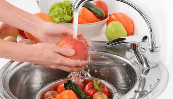 Benarkah Cuci Buah dan Sayur Pakai Air Sabun Dapat Hilangkan Virus Corona?