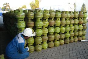 Pembatasan LPG 3 Kg: Dampak Kebijakan “Amburadul” terhadap Ekonomi Kelas Menengah?