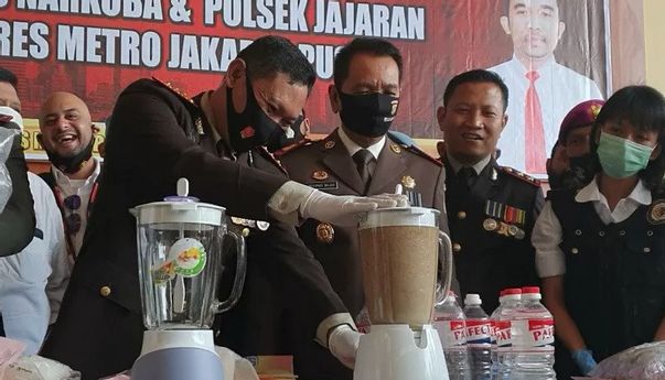 Berita Terkini: Memperingati Hari Bhayangkara, Polres Jakpus Blender Sabu-Sabu