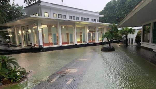 Berita Hari Ini: Jakarta Banjir Lagi, Istana Kepresidenan Ikut Tergenang Air