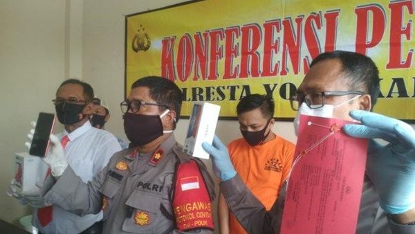 Kabar Kriminal Jogja: Mengaku sebagai Petugas Covid-19, Pemuda Ini Menggondol Handphone Pengunjung Alun-alun Utara