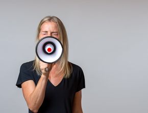 Apa Itu Glossophobia? Berikut Penjelasann dan Tips Mengatasinya