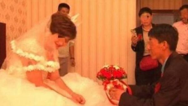Pria Ini Kaget Temukan Video Istri Menikah Lagi dengan Lelaki Lain di Media Sosial