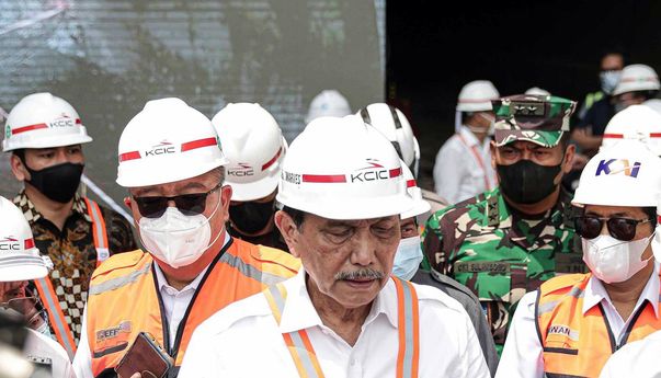 Dari China, Luhut Bawa Oleh-oleh Utang Kereta Cepat, Bunga Pinjaman 3,4 Persen