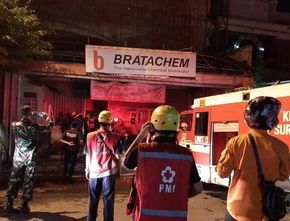 Berita Jateng: Api Kembali Muncul Saat Olah TKP Kebakaran Toko Bahan Kimia Bratachem Solo