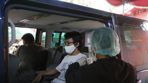 Coba Contek Cara Pemkot Semarang Hindari Kerumunan Saat Gelar Vaksinasi