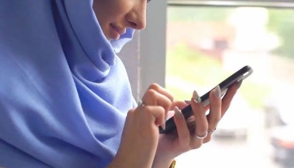 Warga Indonesia Peringkat Kedua Dunia Soal Akses Smartphone, Sampai 5 Jam Per Hari