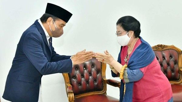 Jokowi Bilang Megawati Sudah Seperti Ibu, Ujang Komarudin: Bicaranya Enak, Tidak Serta Merta Hilangkan Konflik