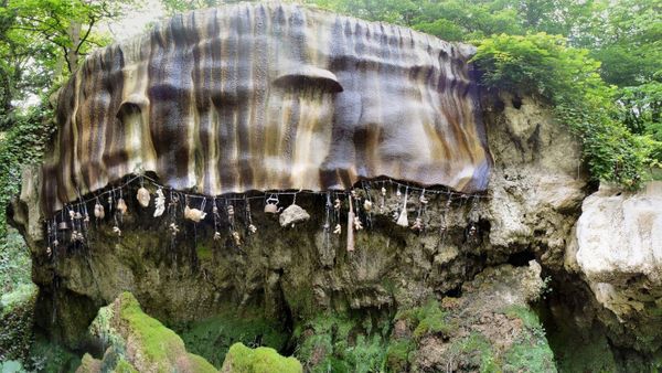 Keanehan Petrifying Well yang Dijuluki Air Setan karena Bisa Ubah Apa Saja yang Terkena Tetesannya Jadi Batu