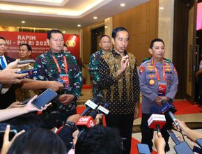 Jokowi: TNI-Polri Dilarang Terlibat Politik Praktis dalam Pemilu 2024