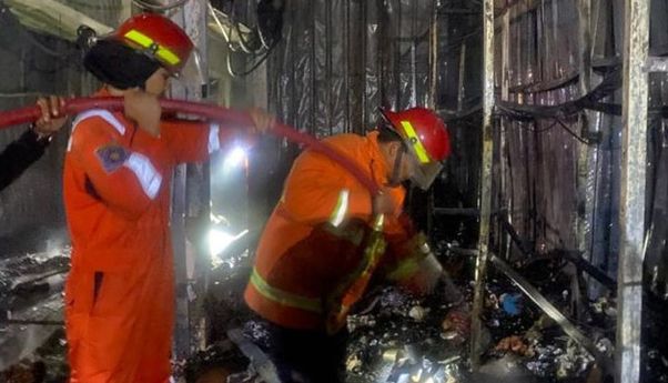 Kebakaran Pasar di Pacitan, 14 Kios Ludes Dilalap Api dengan Total Kerugian Rp 400 Juta