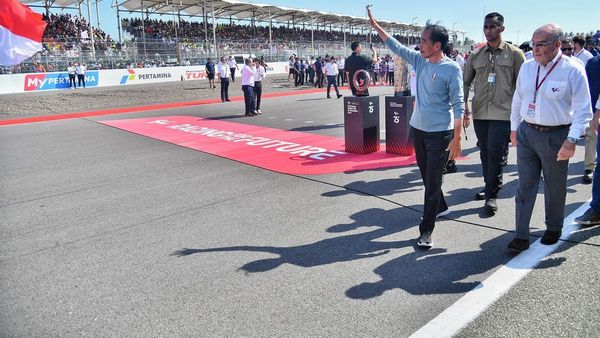 Jokowi Senang 3.000 Kru MotoGP Mandalika 2024 Berasal dari NTB