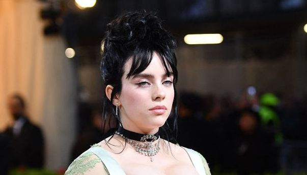 Billie Eilish Debut Akting di Serial Swarm, Perankan Pimpinan Sekte
