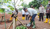 Gencar Tanam Pohon dan Tanaman, Heru Budi Bilang Ingin Turunkan Polusi Udara