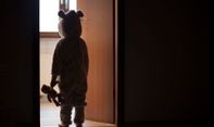 Inilah Penyebab Anak Tidur Sambil Berjalan, Gangguan?