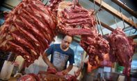 Mendekati Lebaran Harga Daging Sapi dan Bahan Lain Melonjak