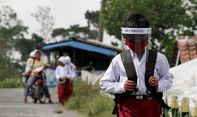 Meski Terancam Erupsi, para Siswa SD di Lereng Merapi Semangat Sekolah