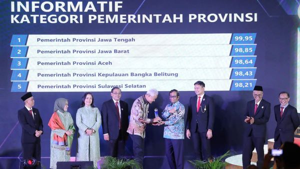 Ganjar Pranowo Berhasil Membawa Jateng Terima Anugerah Keterbukaan Informasi Publik