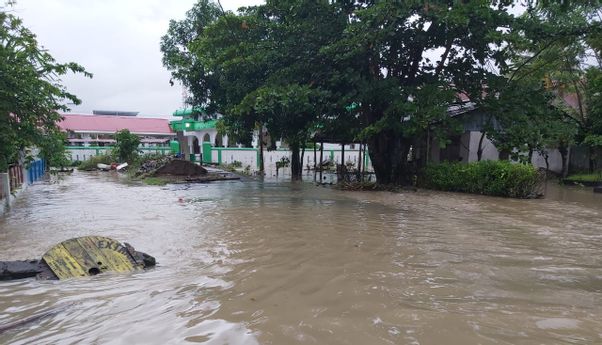 Hujan Deras Bikin Banjir dan Longsor di Sulsel, 1 Orang Meninggal
