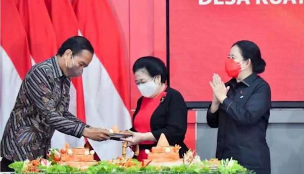 Romantisme PDIP Saat Presiden Jokowi Beri Potongan Tumpeng Pertama ke Megawati
