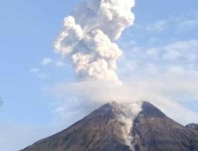 Info Terbaru Gunung Merapi: Terdengar Suara Guguran Tiga Kali dan Asap Membumbung 50 Meter