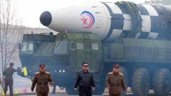 Tampil Sangat Cool! Kim Jong Un Jadi Aktor Utama di Video Klip Peluncuran Rudal Hwasong-17