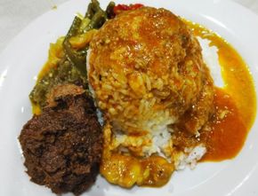 Netizen Indonesia 'Silaturahmi' ke Kafe Singapura yang Sindir Nasi Padang Pakai Bumbu Jahat