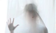 Keluarga Ini Yakin Rumahnya Berhantu, Pilih Tidur di Balkon Lebih dari Sebulan
