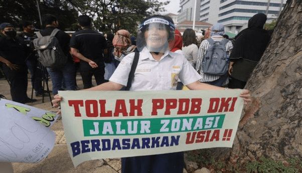Berita Jakarta: Kadisdik DKI Gelar Konferensi Pers PPDB, Orang Tua Siswa Sebut Indonesia Dibohongi