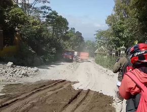 Berita Jateng: Jalur Evakuasi Kecamatan Kemalang Rusak, Ganjar Ogah Perbaiki