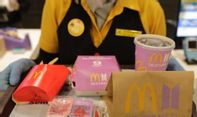 Cewek Ini Nangis Gegara Gelas BTS Meal Ini Dipakai Ayah untuk Mengumpulkan Cacing