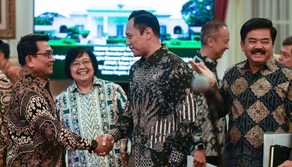 Soroti Jabat Tangan AHY-Moeldoko, Pengamat Sebut Representasi Jokowi sebagai Jembatan