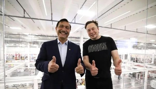 Soal Luhut Cs Ditemui Elon Musk Pakai Kaos Oblong, dr Tifa: Artinya Tamu Kelas Makelar, Gak Mampu Dijangkau Otak Cebong