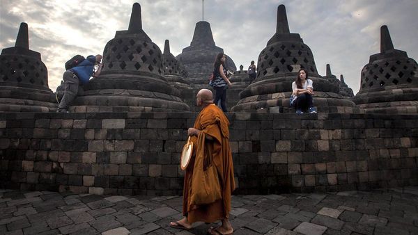 Waisak Nasional 2025 Akan Digelar di Candi Borobudur, Menag Tekankan Kesakralan Acara