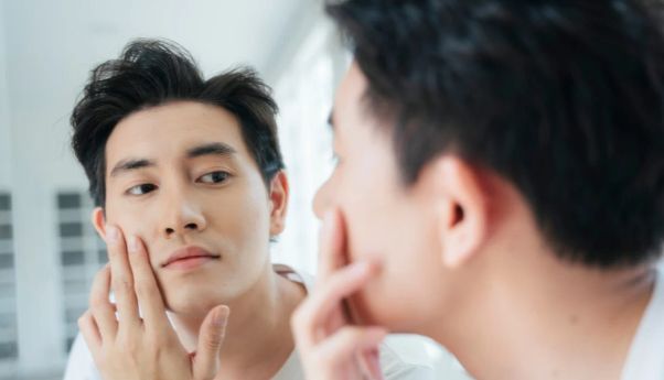 5 Langkah Pemakaian Skincare Pria yang Baik dan Benar: Mulai dari Eksfoliasi hingga Pakai Sunscreen