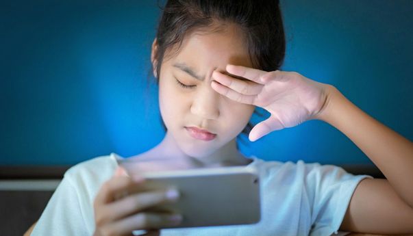 Ladies, Inilah Tips Mudah Lindungi Kulit dari Pancaran Sinar Biru Gadget