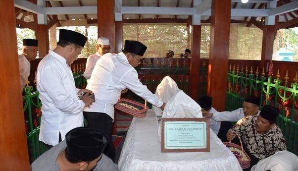 Berita Jateng: Rayakan Hari Jadi Kabupaten Pekalongan, Pemkab Ziarah ke Makam Pangeran Mandurorejo