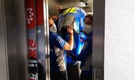 Suzuki GSX-RR Tunggungan Joan Mir Masuk Lift, Ada Apa?