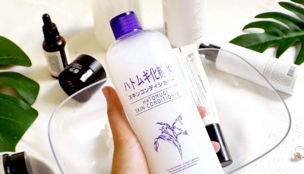 Ini Komposisi dan Manfaat Hatomugi Skin Conditioner yang Sedang Viral