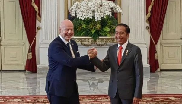 Bertemu Gianni Infantino, Jokowi Sebut FIFA Akan Lama Berkantor di Indonesia