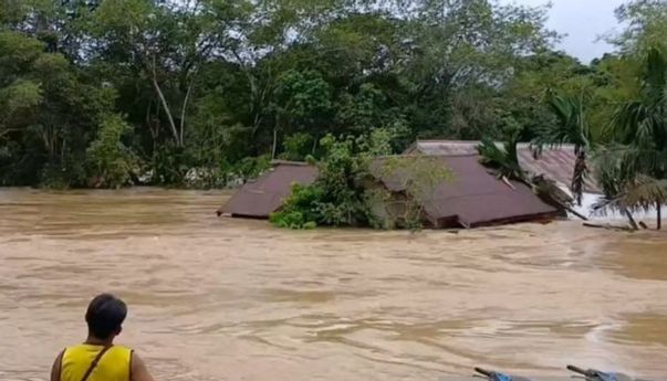 Banjir Bandang Terjang Enam Desa di Ambalau Maluku, Rumah Warga Terendam, Jembatan Antardesa Putus