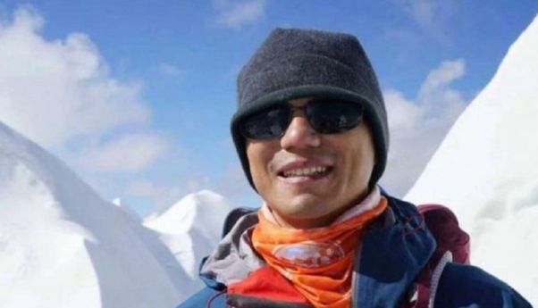 Pria Tunanetra Ini Jadi yang Pertama dari Asia Berhasil Taklukkan Everest