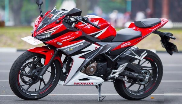 Rekomendasi Terbaik 3 Oli Untuk Motor Sport 150CC