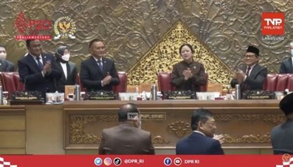 Dewan Malah Sibuk Rayakan Ultah Puan Saat Buruh Demo, Netizen: Kenaikan BBM Hadiah Ibu Ketua
