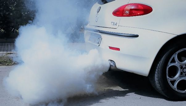 Mengenal Zat Berbahaya di Dalam Asap Knalpot yang Mengancam Kesehatan