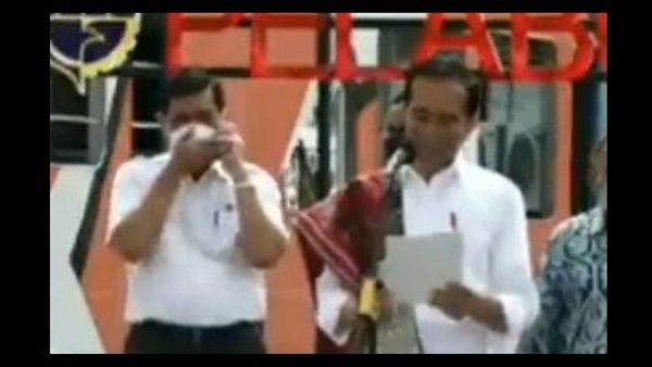 Heboh Video Menko Luhut Malah Asik Telponan saat Presiden Jokowi Pidato, Netizen: Hanya Terjadi di Era Ini!