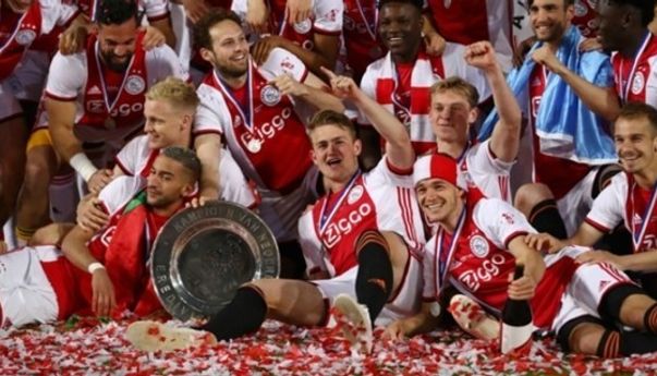 Tentang Ajax Amsterdam: Gagal di Laga Inernasional, Juara di Laga Domestik